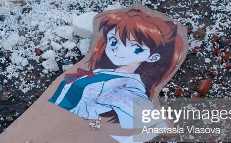Ucrania: Encuentran ilustración de Asuka en los escombros de un edificio