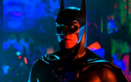 Batman Forever: Diseñador explica la razón de los «batipezones»