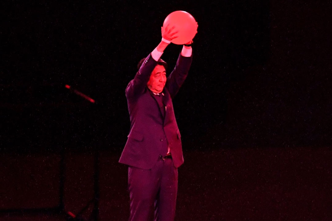 Shinzo Abe y la vez que se transformó en Mario para las Olimpiadas